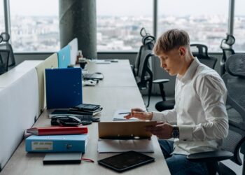 benifits-good-office-furniture-thefurnituredaily